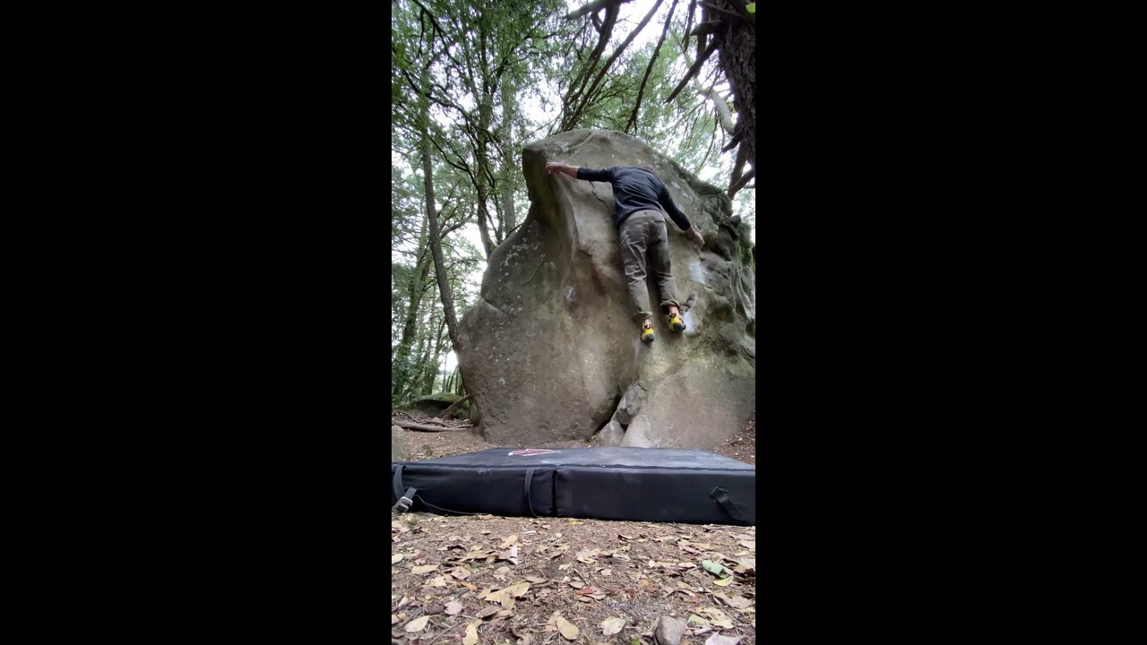 The Edge V2 - 360 Degree boulder - Castle Rock, California