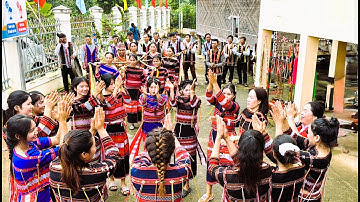 CỒNG CHIÊNG NGÀY HỘI ĐOÀN KẾT