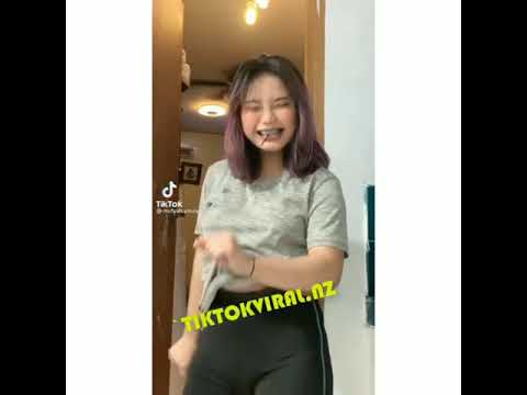 gak tahan karna gede belahan-nya !!! bikin salah fokus karna leging hitam yang sexi || TIK TOK SEXI