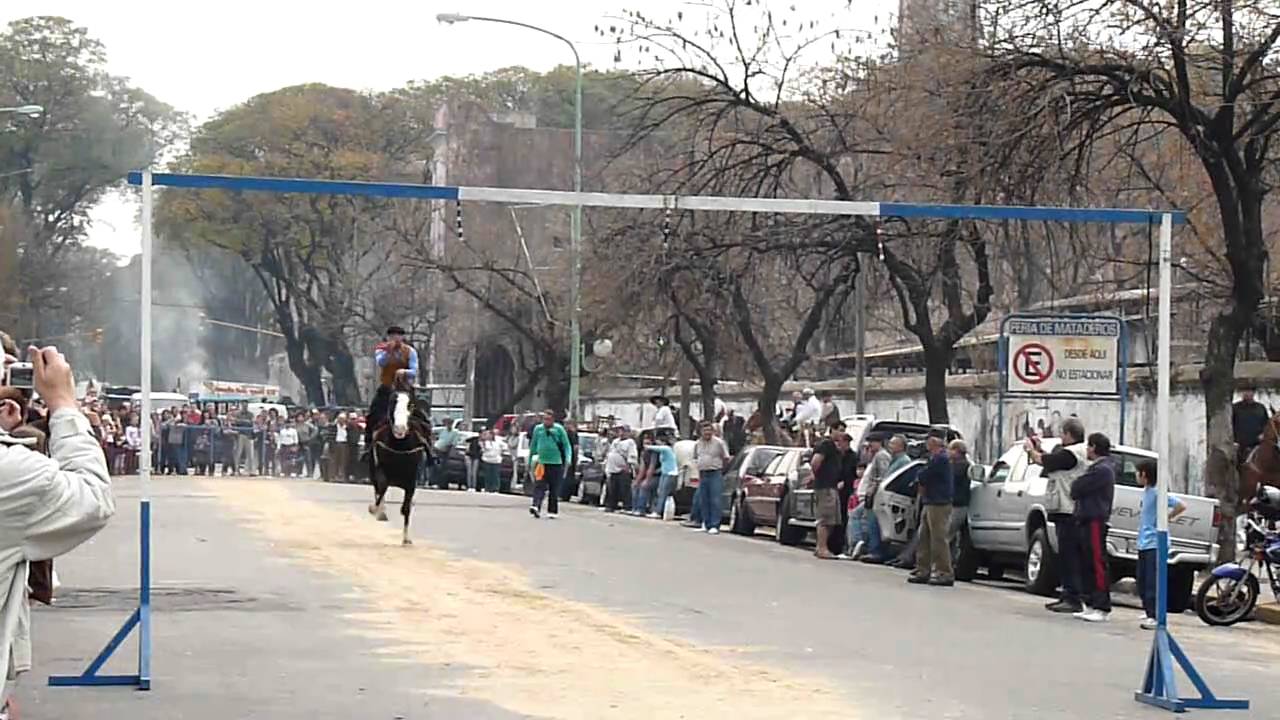 Feria de Mataderos @Buenos Aires  course gagnée