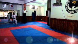 Jodan Uke-Maegeri-Tobikomi Zuki - Wado-Ryu Küçükköy Karate Spor Kulübü