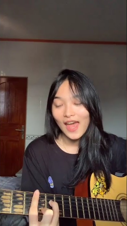 mentahan story whatsapp cewe main gitar