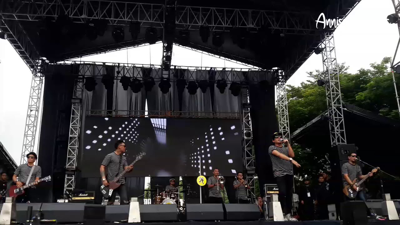 Tipe-X " Kamu Ngga Sendirian " @heyfest 2020 - YouTube