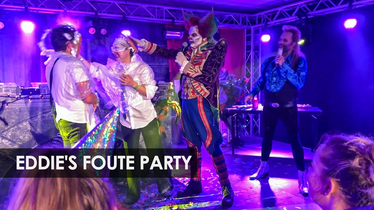 Eddie de Clown en Vieze Jack samen op het podium (Walibi Holland: Eddie's Foute Party 2023)