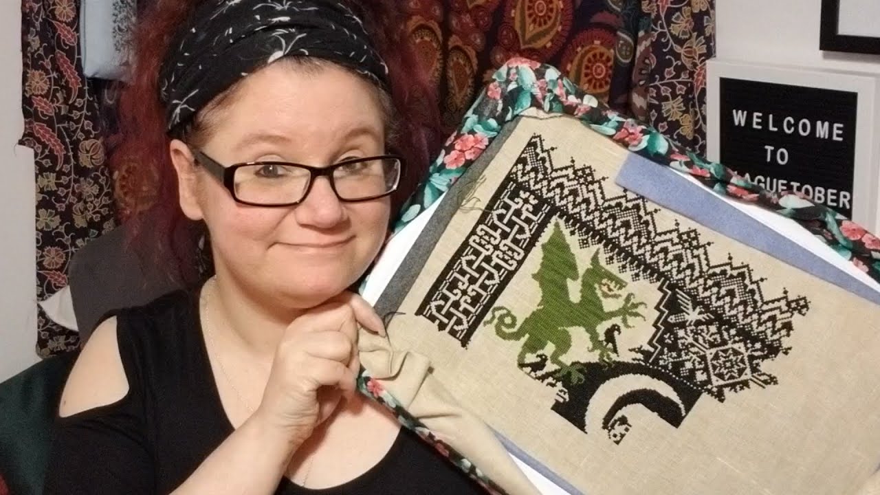 FLOSSTUBE | I stitched on my HAED...alert the media! | MOON HARE FLOSSTUBE | I stitched on my HAED...alert the media! | MOON HARE