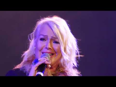 Kim Wilde - You Keep Me Hangin' On - London Union Chapel - 2023-12-12