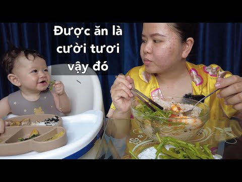 Video Bé lai tây ăn cơm cá thu áp chảo | Ăn bún thái hải sản... - youtube