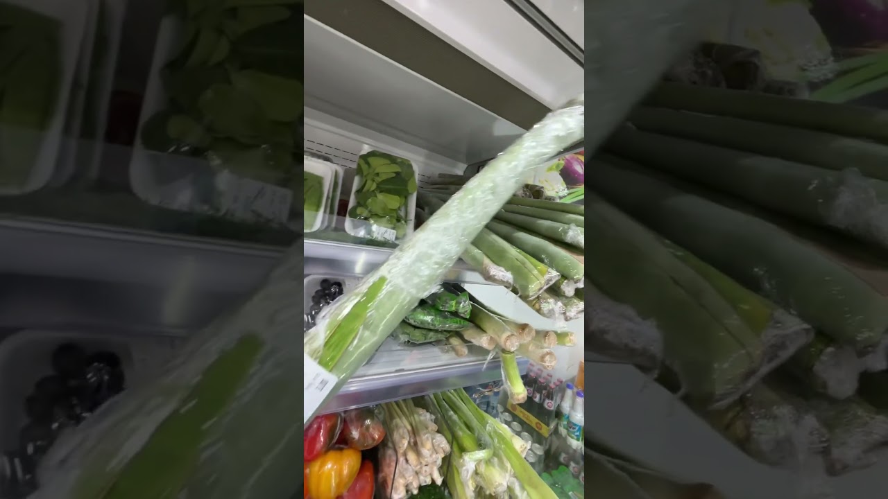 ⁣Banana Leafs