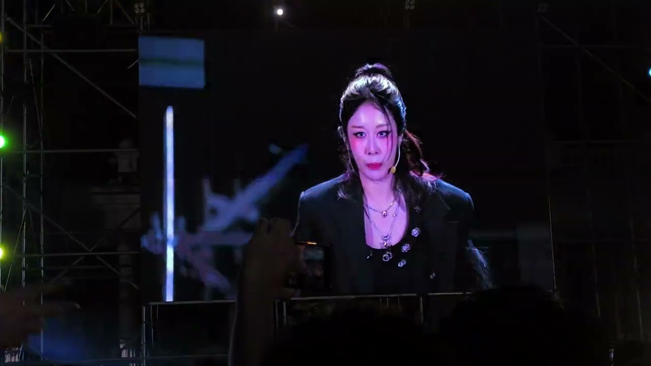 Ji yeon tại lễ hội ẩm thực Việt Hàn 20 25