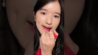 Lipstik Yang Berbeda ! Luar Biasa