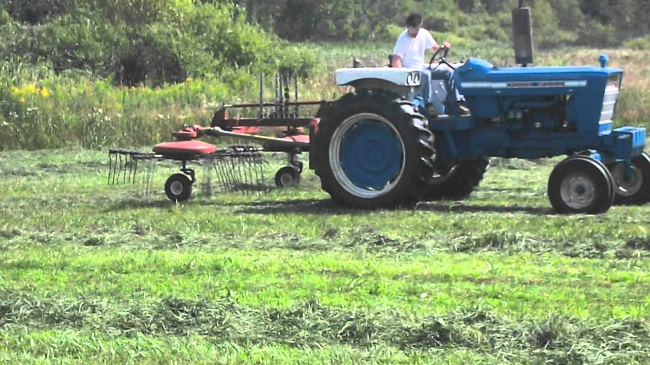 Ford 5000 Raking Hay - YouTube