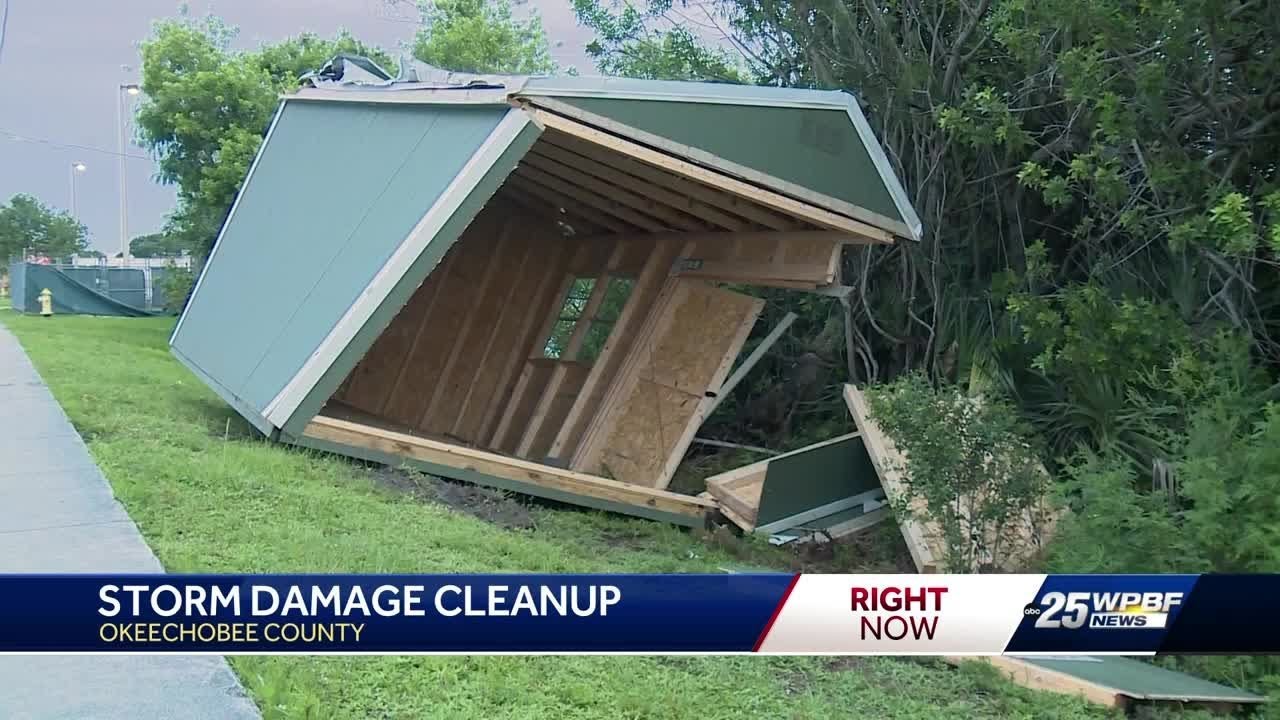 Storm damage cleanup in Okeechobee - YouTube