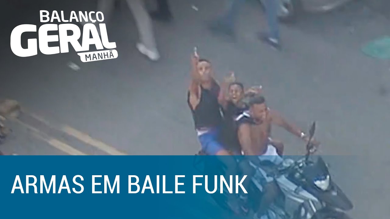 Jovem armado aponta arma para equipe da Record TV