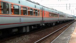 [HD] The Taiwan TRA up Tzu-Chiang Limited Express Train E1000 train no. 1026 pass the Sanyi Station
