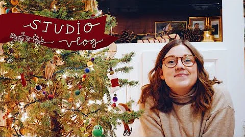 Studio Vlog #25 - Christmas gift wrapping, surpris...