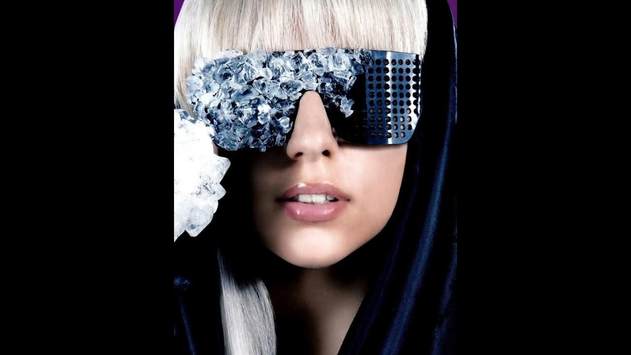 Слушать песню lady. Леди Гага очки. Леди Гага в очках. Леди Гага Покер фейс. Леди Гага 2015 в очках.