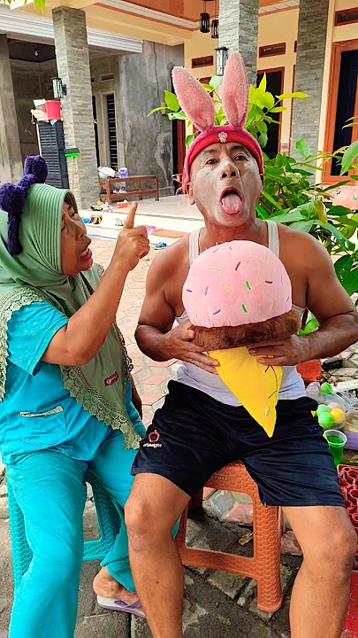 There's an ice cream vendor, don't look at me #shorts #viralvideo #funny