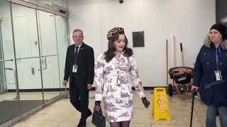 Maisie Williams braves the snowstorm while promoting new movie ‘The New Look’ #maisiewilliams