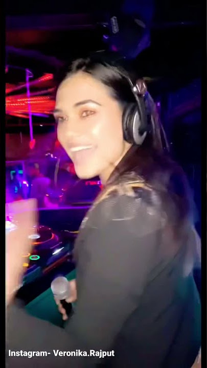 Valentines night ❤️ at Dunkinoza #veronikarajput #shorts