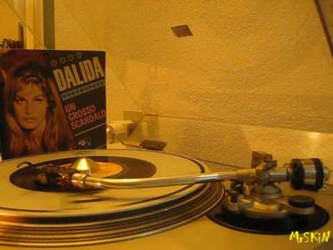 Dalida - Un Grosso Scandalo (Shame and Scandal in ...
