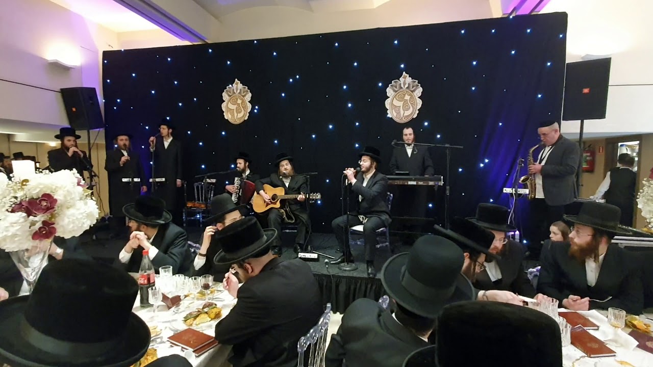 שמחת 'בר מצוה' בבלגיה - עם הזמר 'שלומי ורצברגר', והמלחין הערשי רוטנברג - והצוות. צפו•