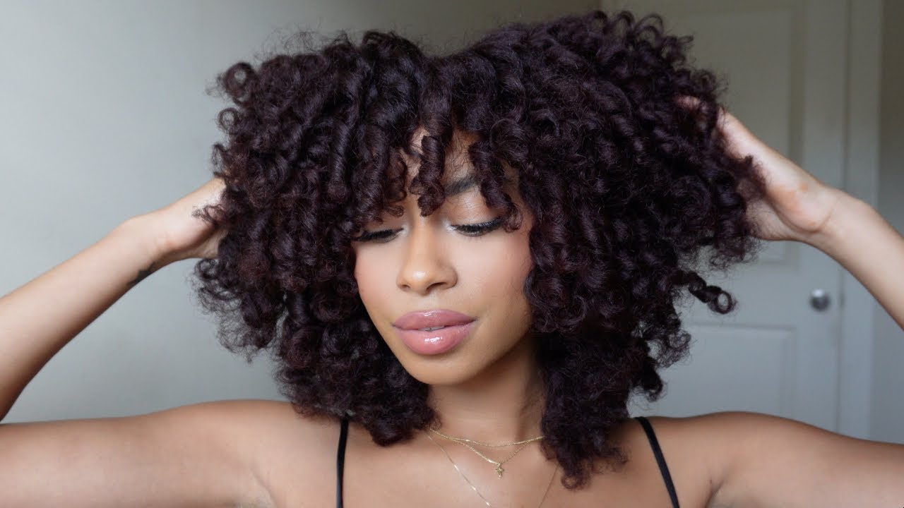 Укладка волос на бигуди на вытянутых волосах | видеоурок 2025