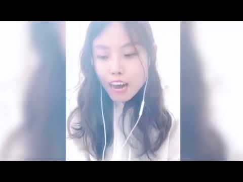 积极阳光硬皮症女孩演唱五国语言歌曲