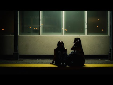 Julieta Bossi- ROMPER LA PUERTA (Official Video)