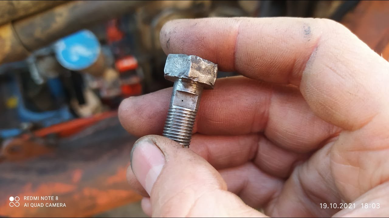 Обратка топливной системы Т-40. Штуцер удаления воздуха. - YouTube