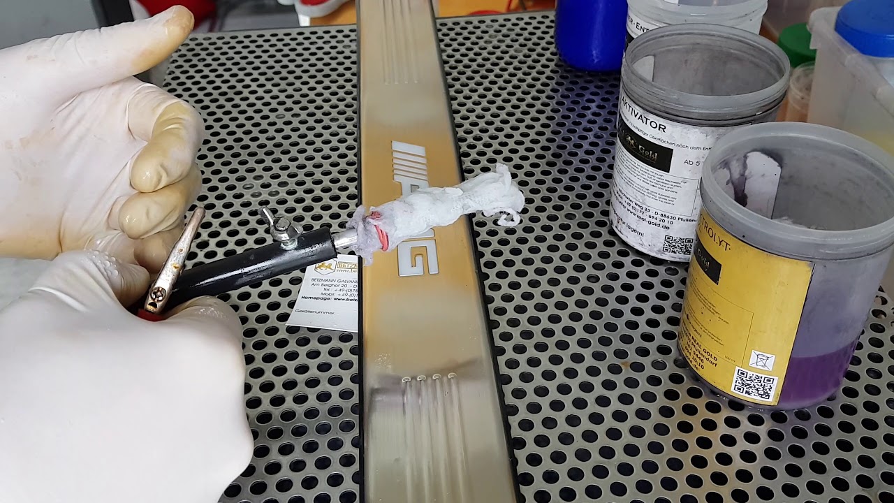 Vergolden einer AMG Einstiegsleiste - selber vergolden