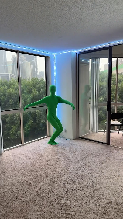 SERBIAN dancing LADY in my house 👹👺 SHOCKING video 😰