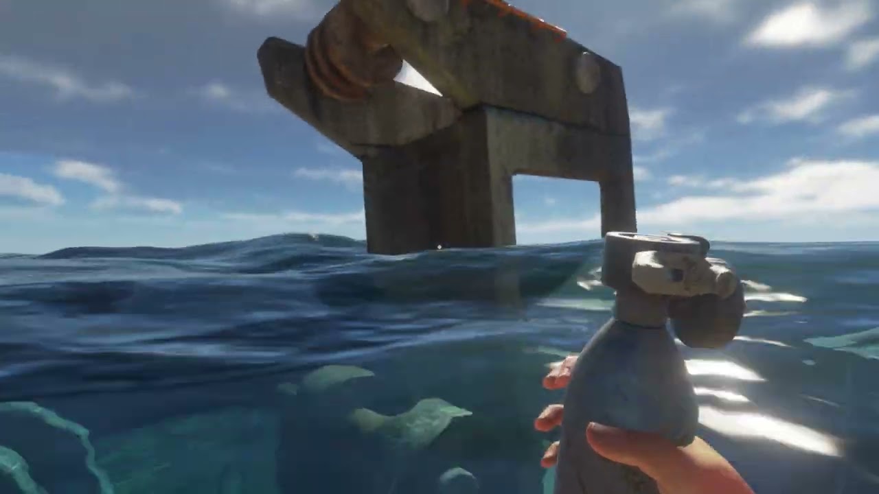 Exploring abandoned Cargo Ship in Stranded Deep.
