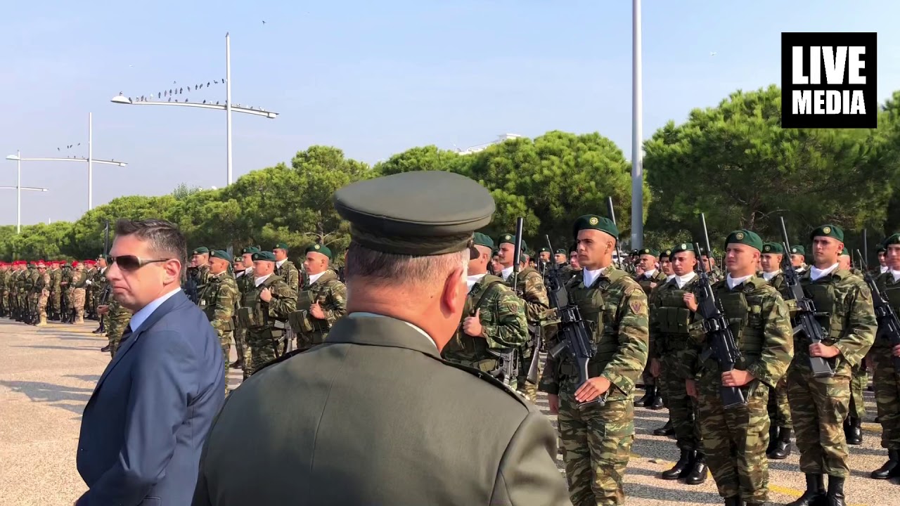 Πολίτης ζητούσε από τον Στρατηγό να ακούσει το «Μακεδονία ξακουστή» την ώρα της επιθεώρησης