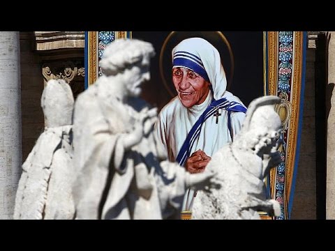 مادر ترزا به عنوان قدیس معرفی شد