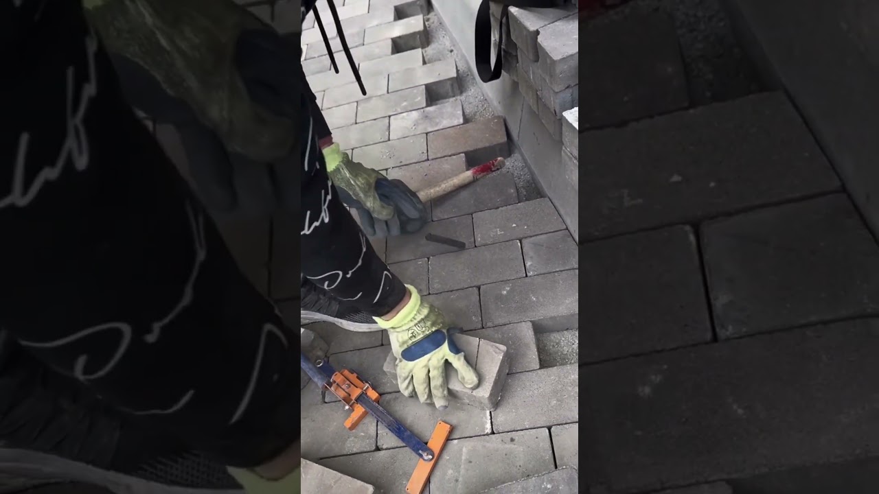 This smart little helper lets you mark paving stones fast and precisely