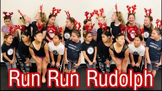 Video thumbnail of "KELLY CLARKSON- Run Run Rudolph"