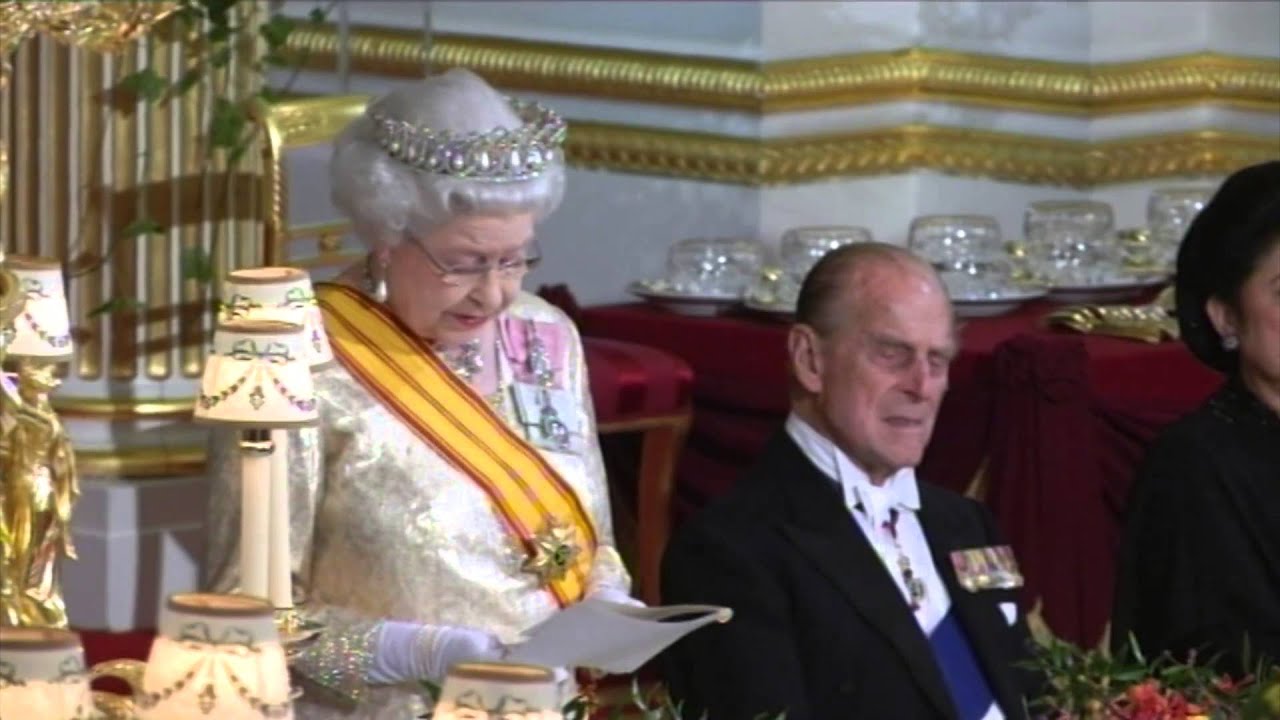 queen elizabeth visit indonesia