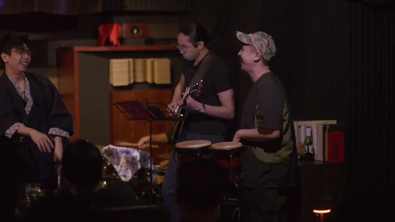 78-45-33 Live Sessions | Enrique and Marga Santa Maria | Nikon Zr + Zeiss 85/1.4 Planar