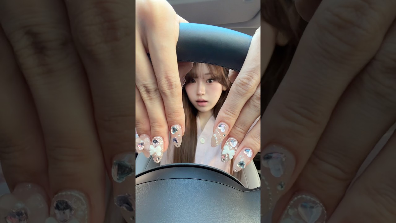 언니 네일 바꿨다~