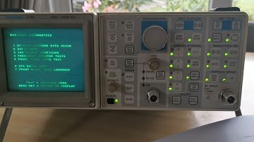 Tektronix spectrum analyzer 2710 spreekt Morse taal