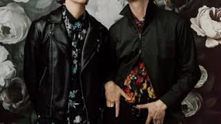 iDKHOW - Kiss Goodnight (lyrics)