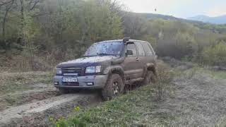 Isuzu trooper breaking front differential in crazy mud Isuzu Trooper Front Differential