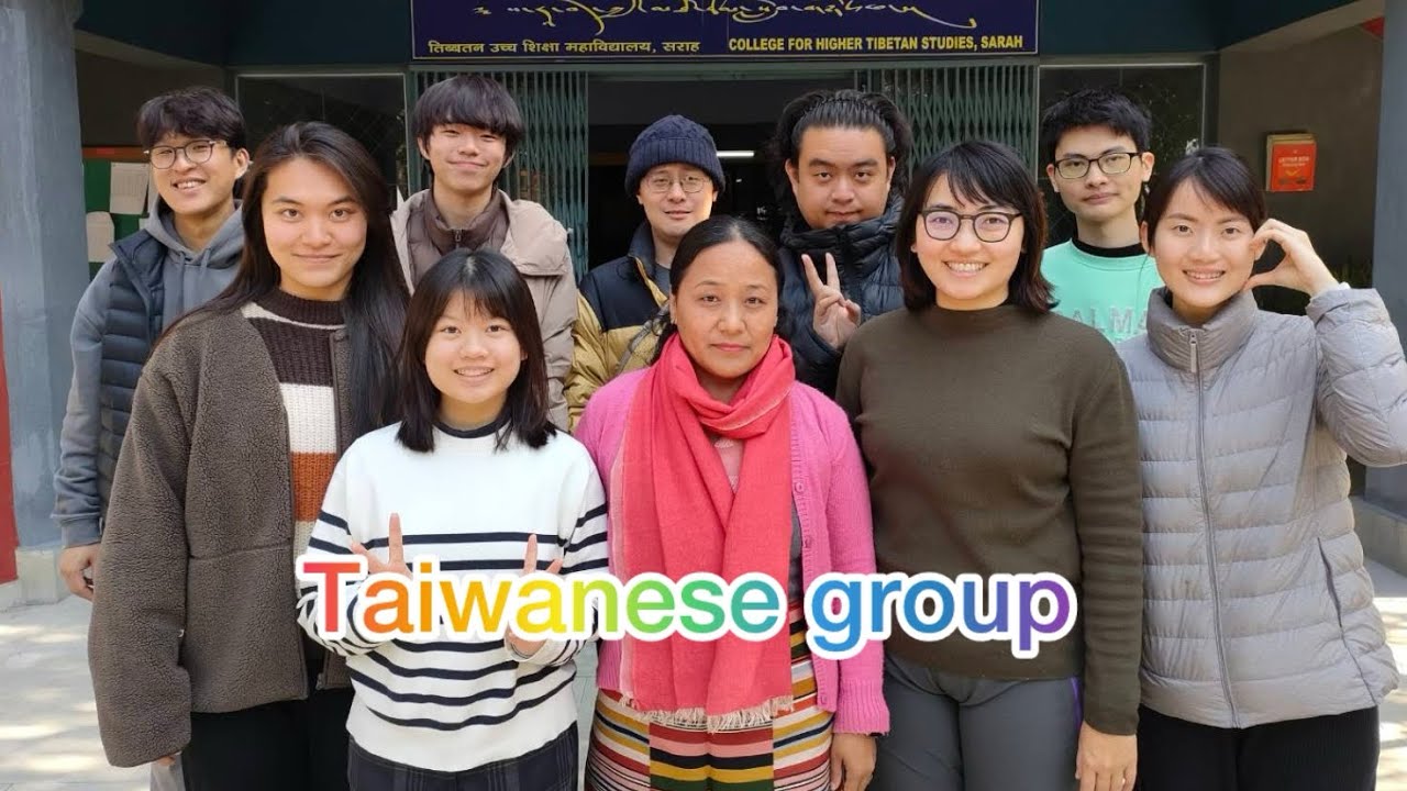 Educational Tour by Taiwanese group to Sarah college.ཐེ་ཝན་གྱི་སྑལོབ་མ་ཁག་ཅིག་དང་ལྷན།