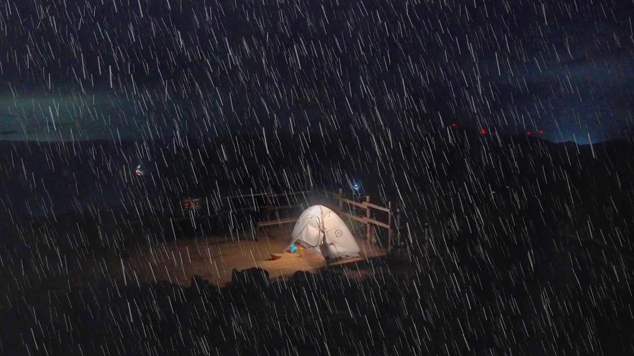 Одиночный поход с рюкзаком на высоте 1,117 м / с абсолютно новым снаряжением из Pack Boots