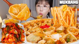 좋아하는건 다 때려넣은 얼큰만두전골🔥 칼국수,수제비 듬뿍 넣고 매운김치와 먹방❤️ Spicy dumpling hot pot, Spicy kimchi Mukbang