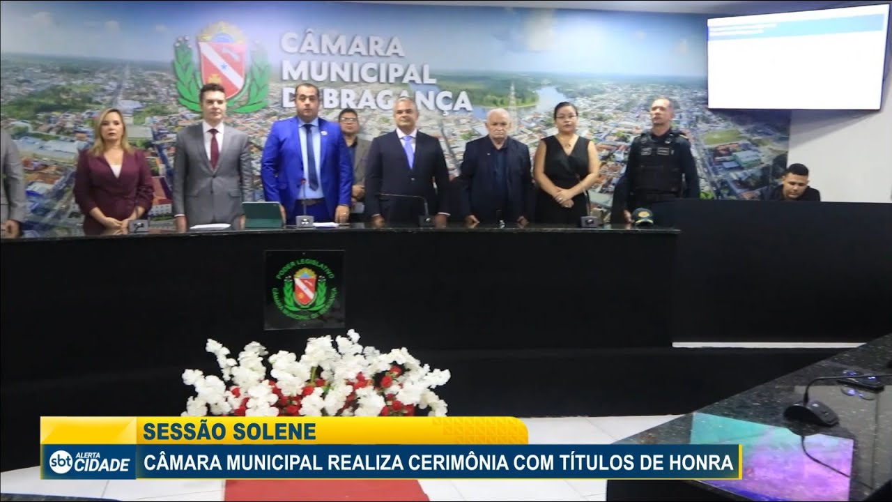 CÂMARA MUNICIPAL REALIZA SESSÃO SOLENE COM TÍTULOS DE HONRA