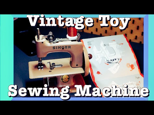 Vintage TOY Sewing Machine | Singer SewHandy Model 20 | Unboxing