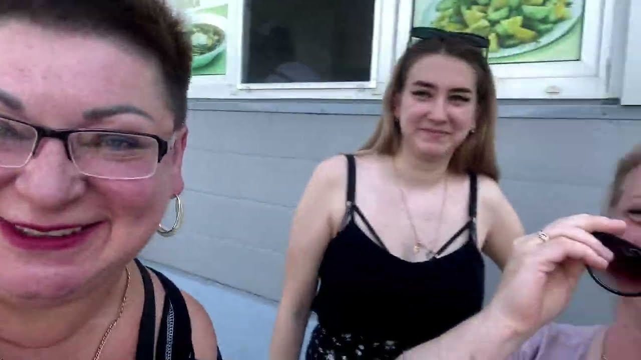 БЕГУ ЗА РЕБЯТИШКАМИ😉/Едем Галинку встречать/Влог