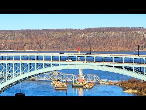 LIVE CAM Amtrak Trains: NYC Live Stream of the Hudson River & Hudson Bridge with City Sounds