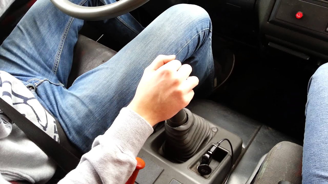 Řazení rychlostních stupňů u nákladního automobilu-jízda-pro potřeby Autoškoly Trhlík Zbyněk